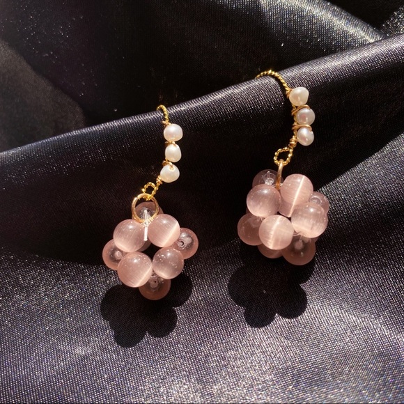 Pearls Crystal Grapes Hook Earrings - Picture 4 of 5